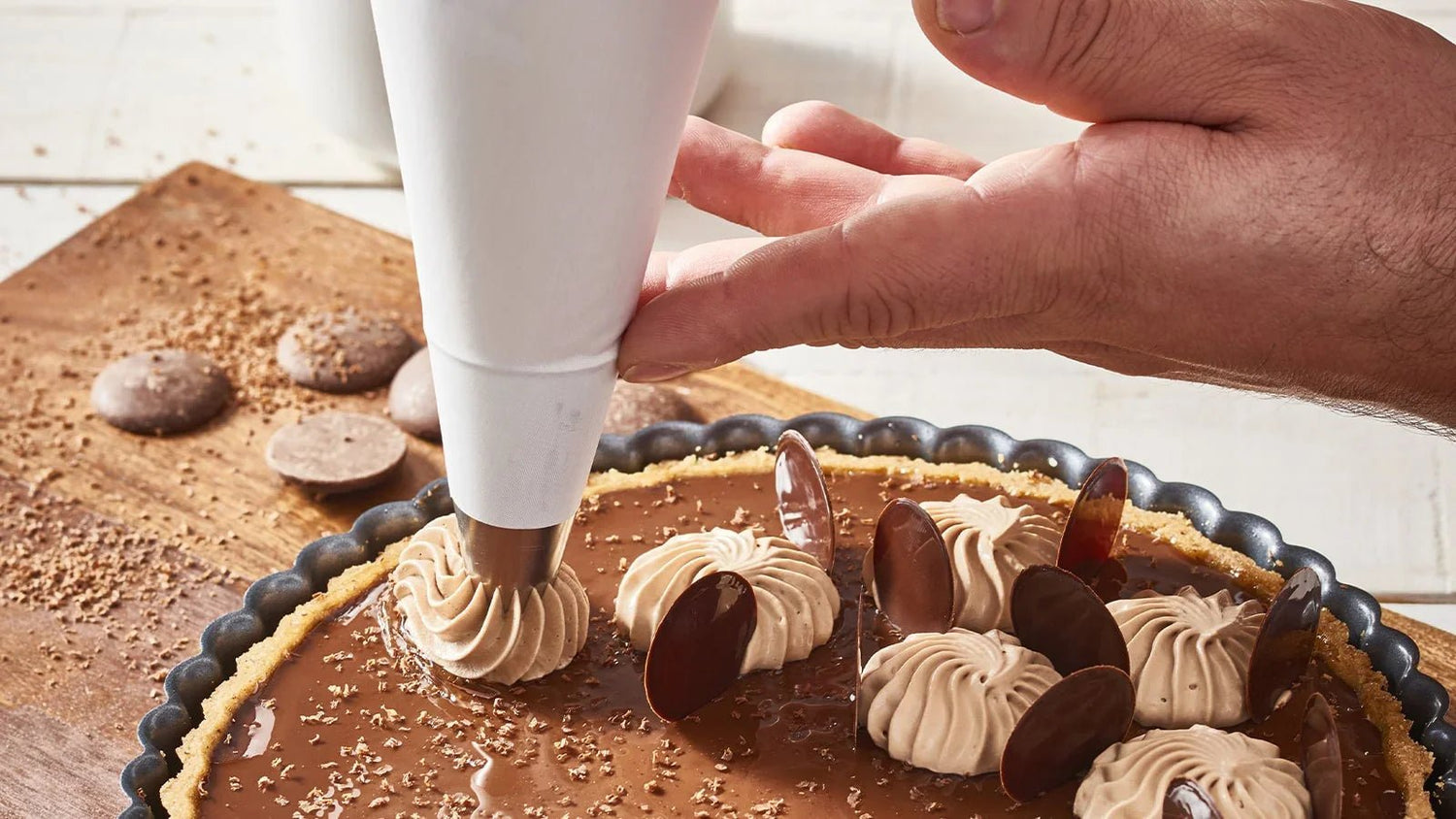 Pastry Nozzles and Pastry Bags - De Buyer UK