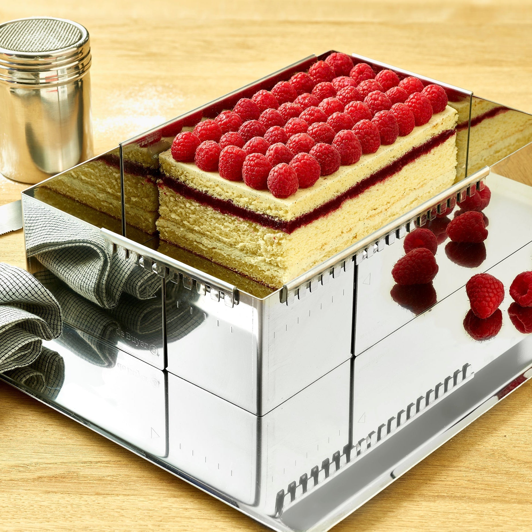 De Buyer Adjustable 40 x 21cm Rectangular Pastry Frame - De Buyer UK